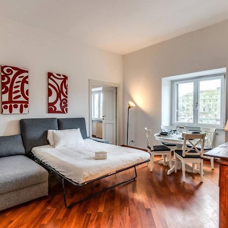 Splendid Flat On The Tiber River Рим Екстер'єр фото