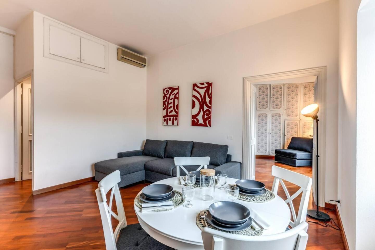 Splendid Flat On The Tiber River Рим Екстер'єр фото