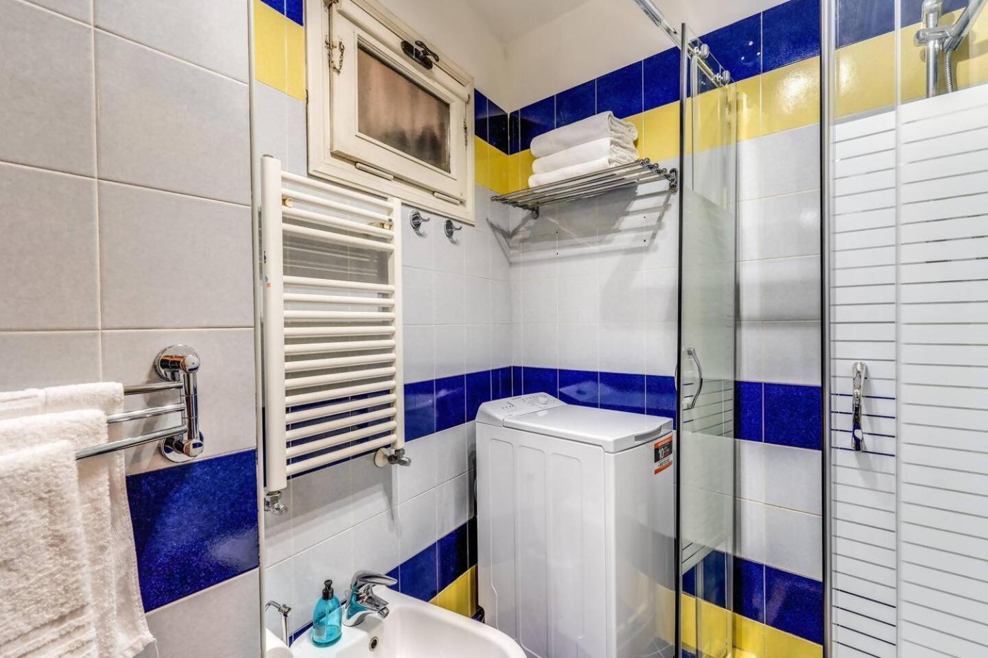 Splendid Flat On The Tiber River Рим Екстер'єр фото