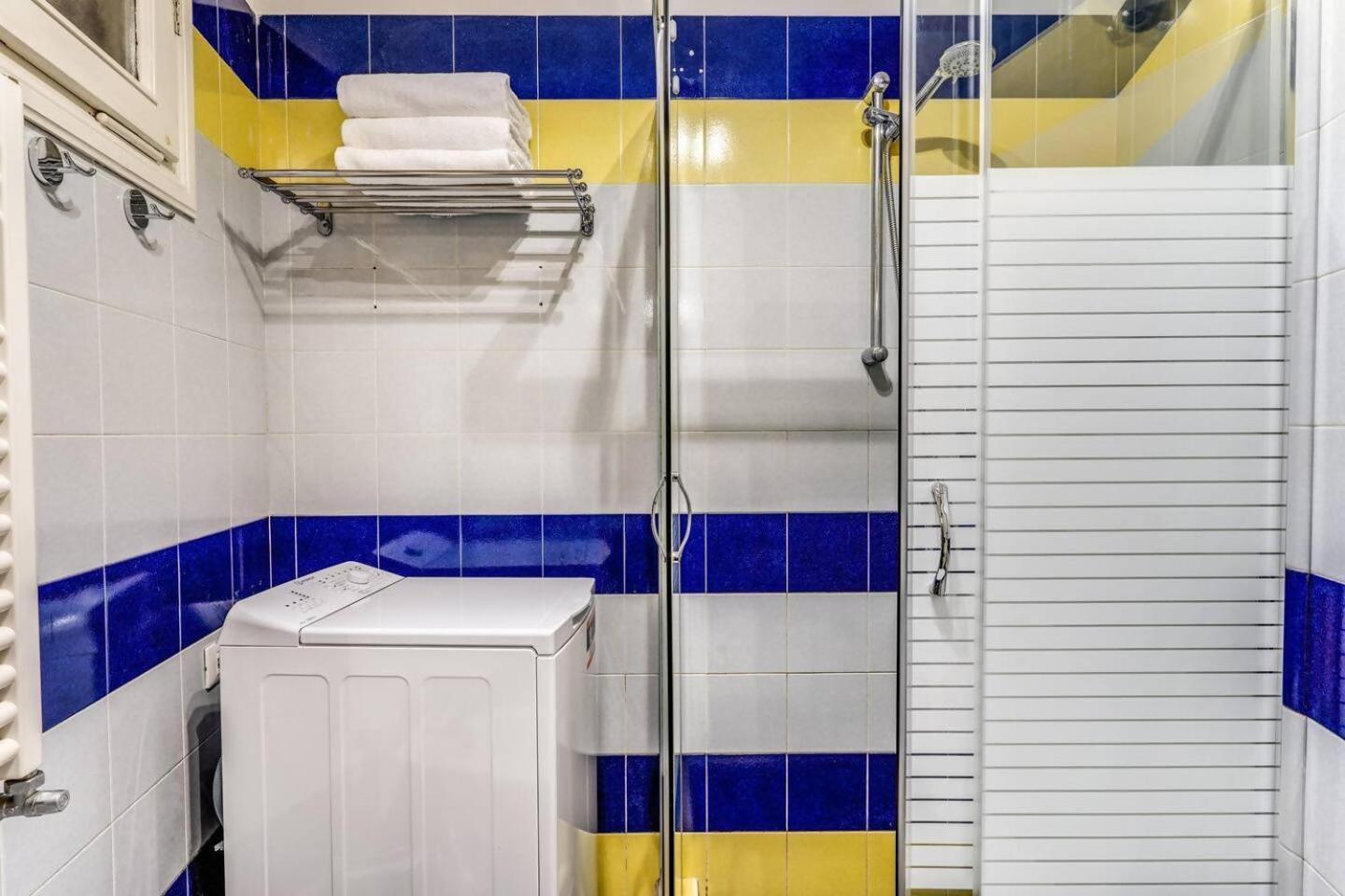Splendid Flat On The Tiber River Рим Екстер'єр фото