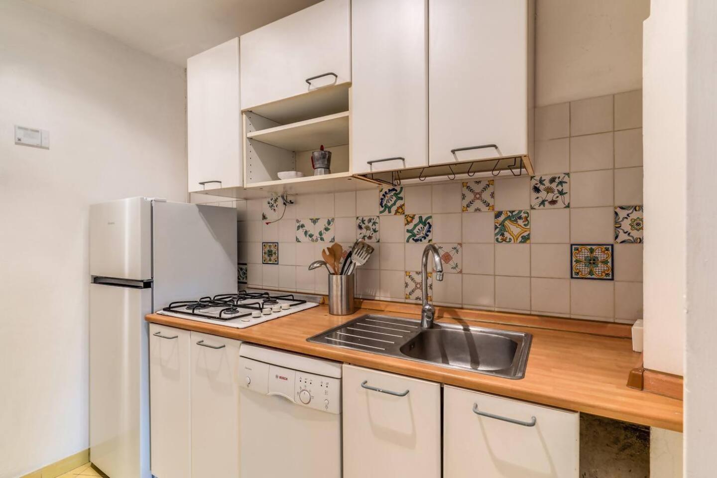 Splendid Flat On The Tiber River Рим Екстер'єр фото