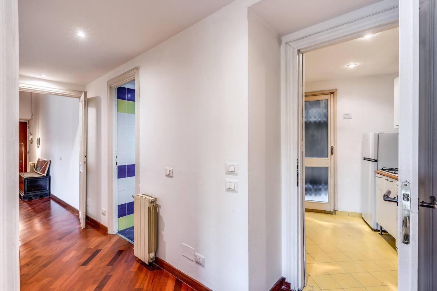 Splendid Flat On The Tiber River Рим Екстер'єр фото