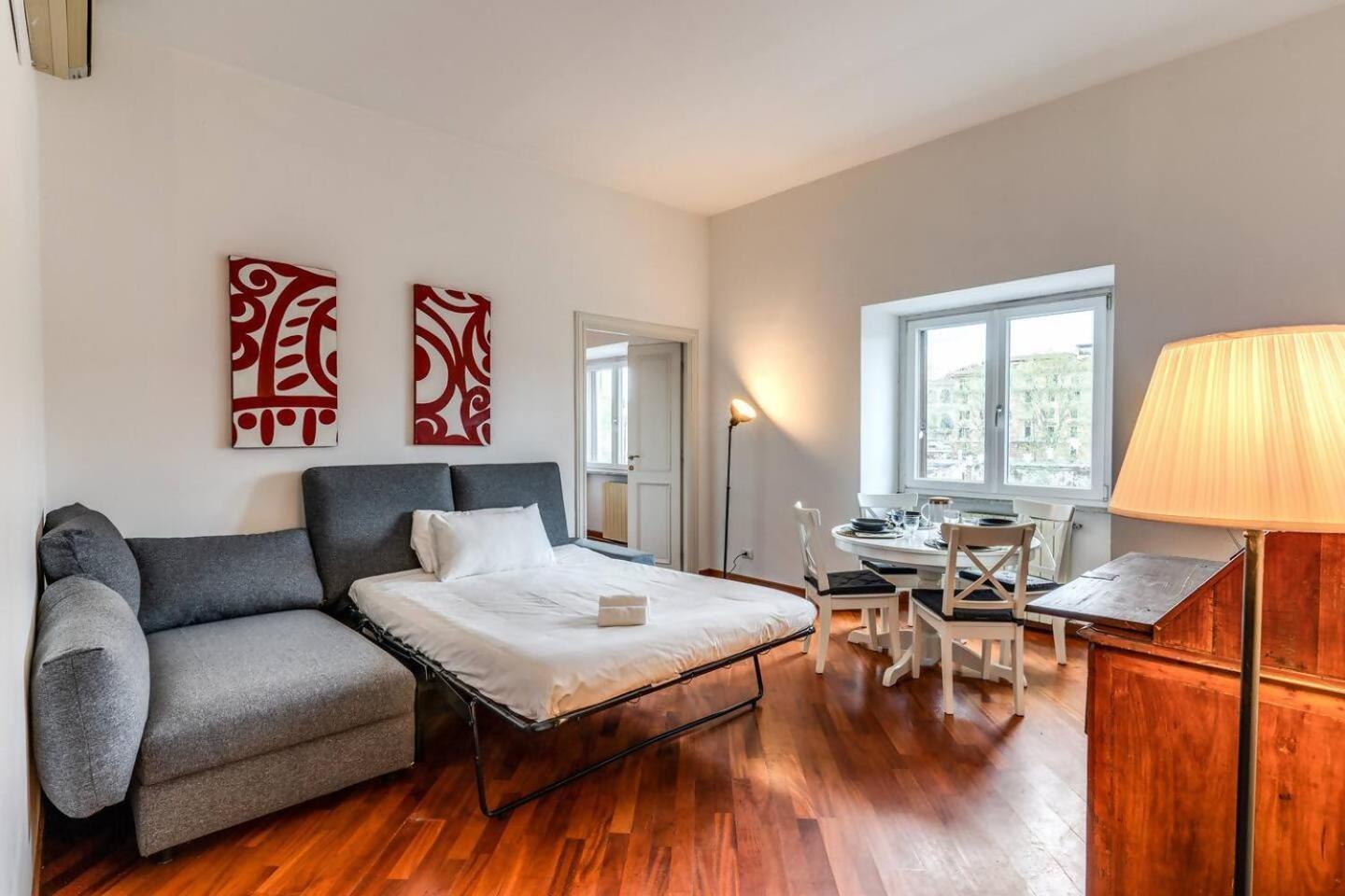 Splendid Flat On The Tiber River Рим Екстер'єр фото