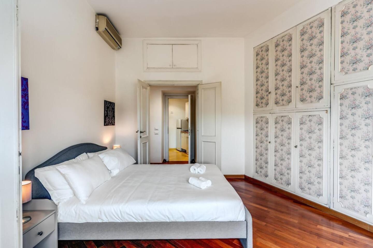 Splendid Flat On The Tiber River Рим Екстер'єр фото