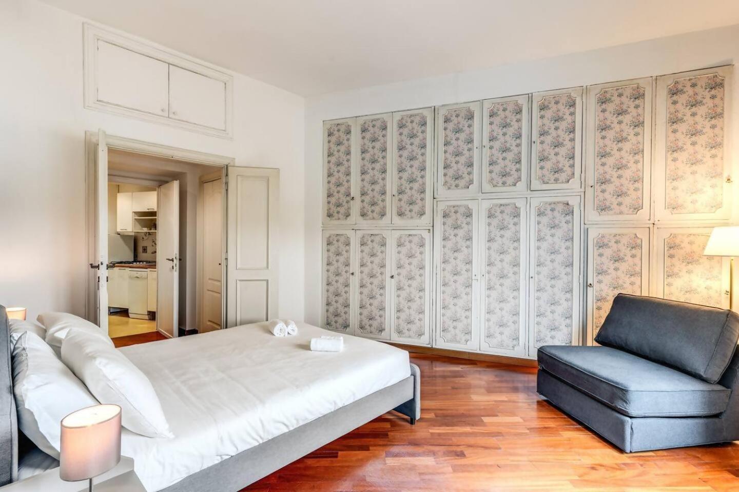 Splendid Flat On The Tiber River Рим Екстер'єр фото