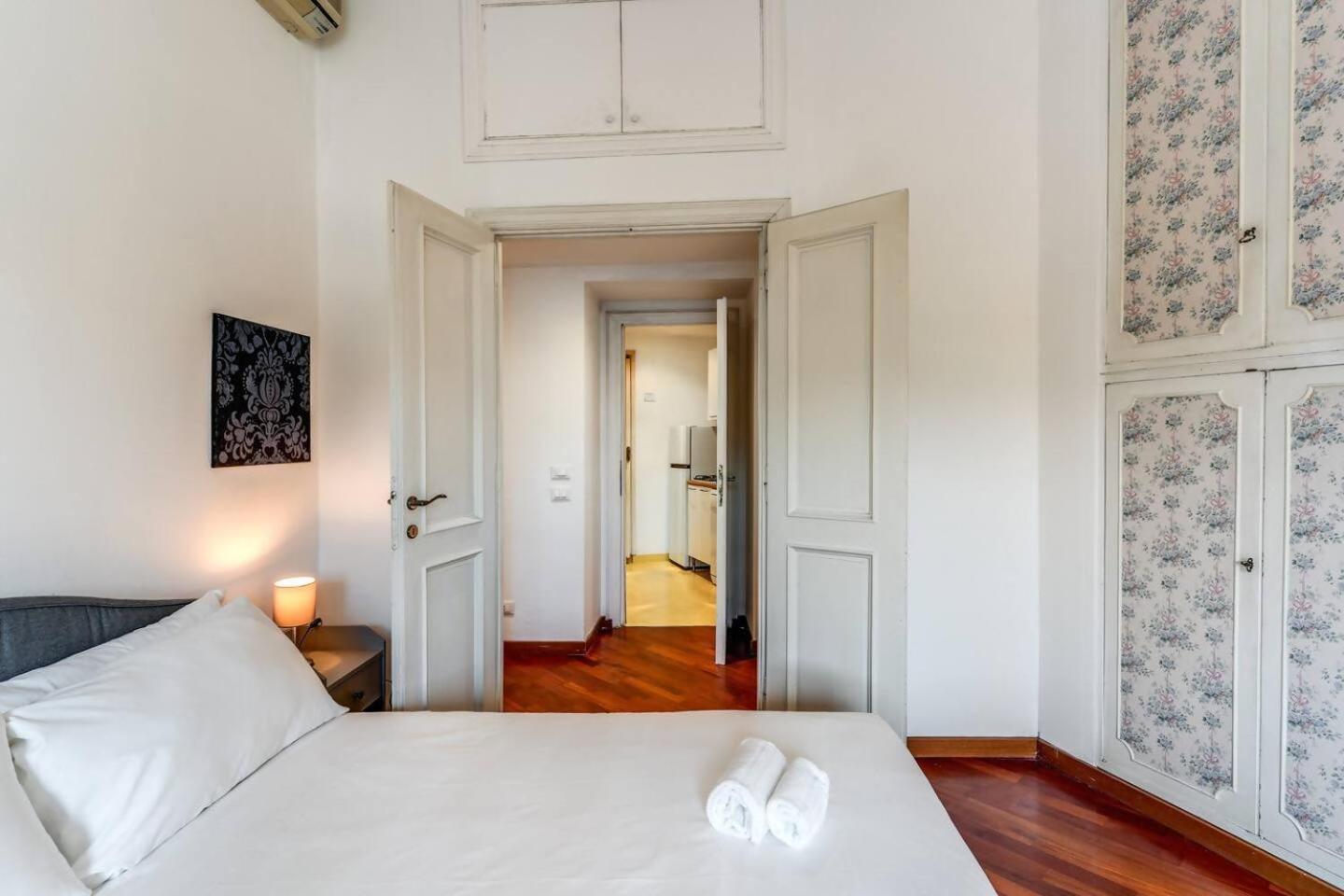 Splendid Flat On The Tiber River Рим Екстер'єр фото