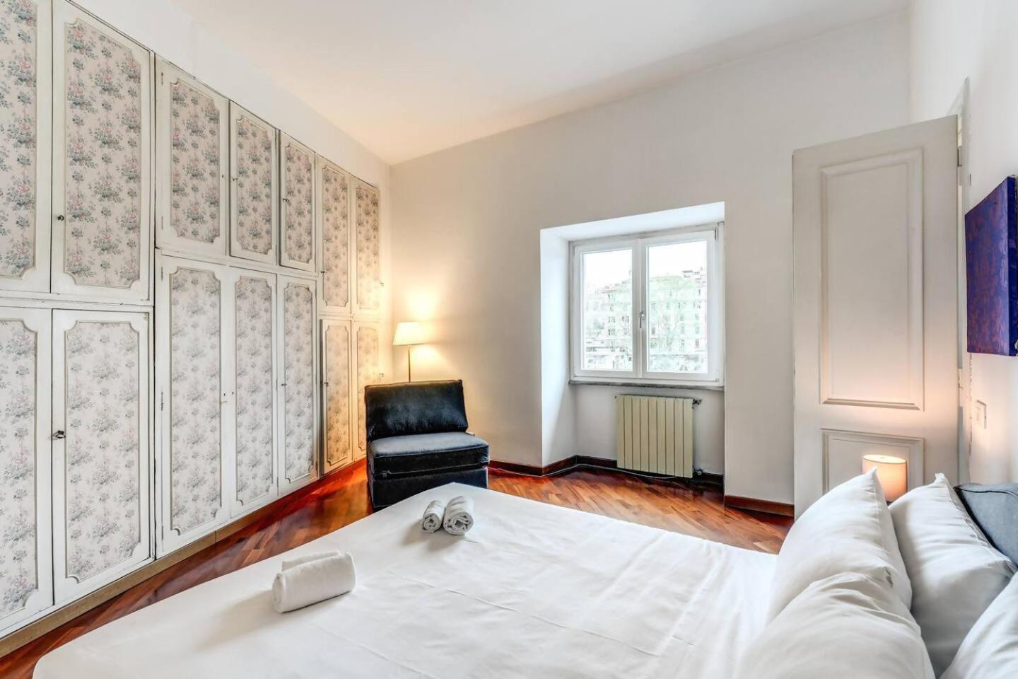 Splendid Flat On The Tiber River Рим Екстер'єр фото