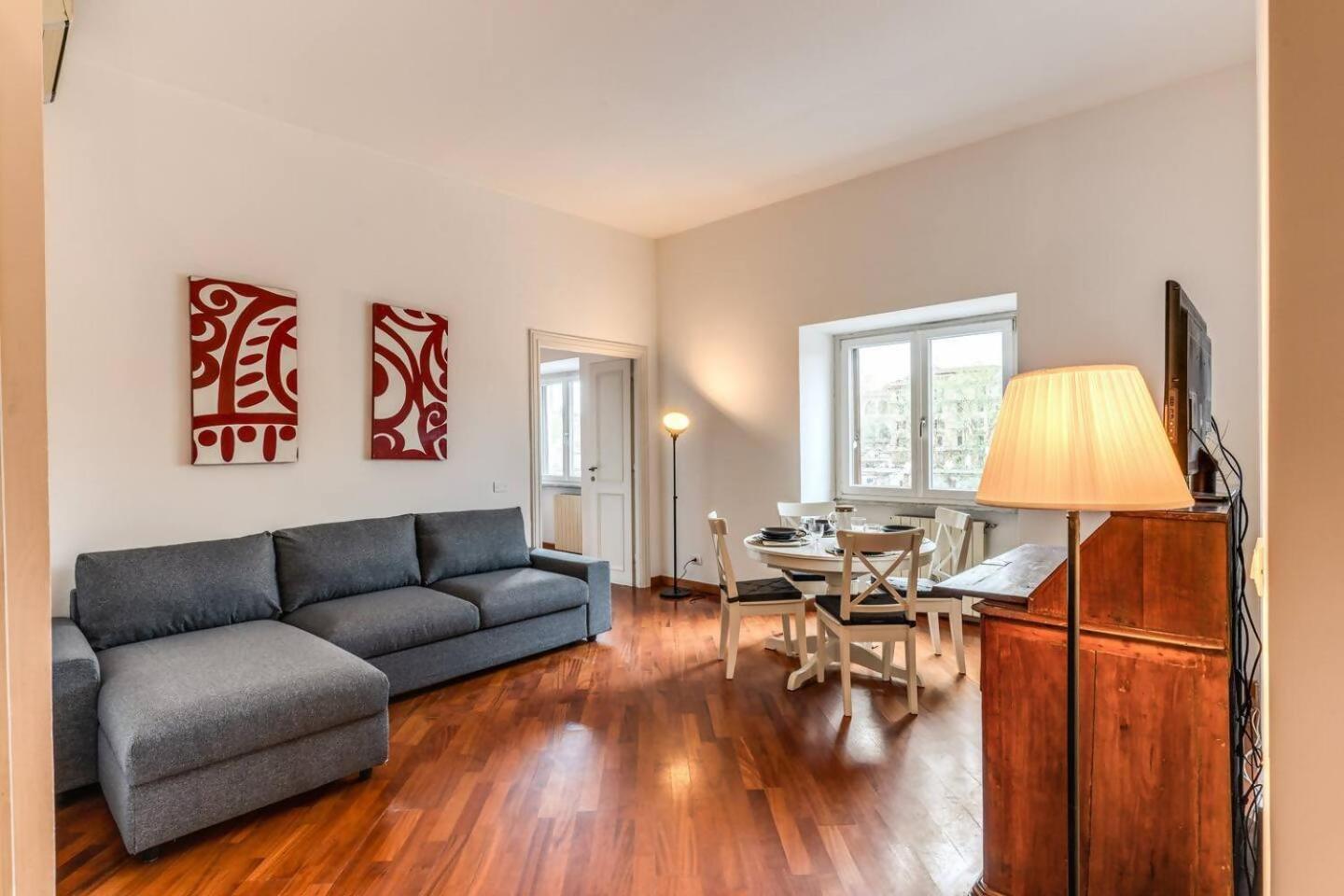 Splendid Flat On The Tiber River Рим Екстер'єр фото