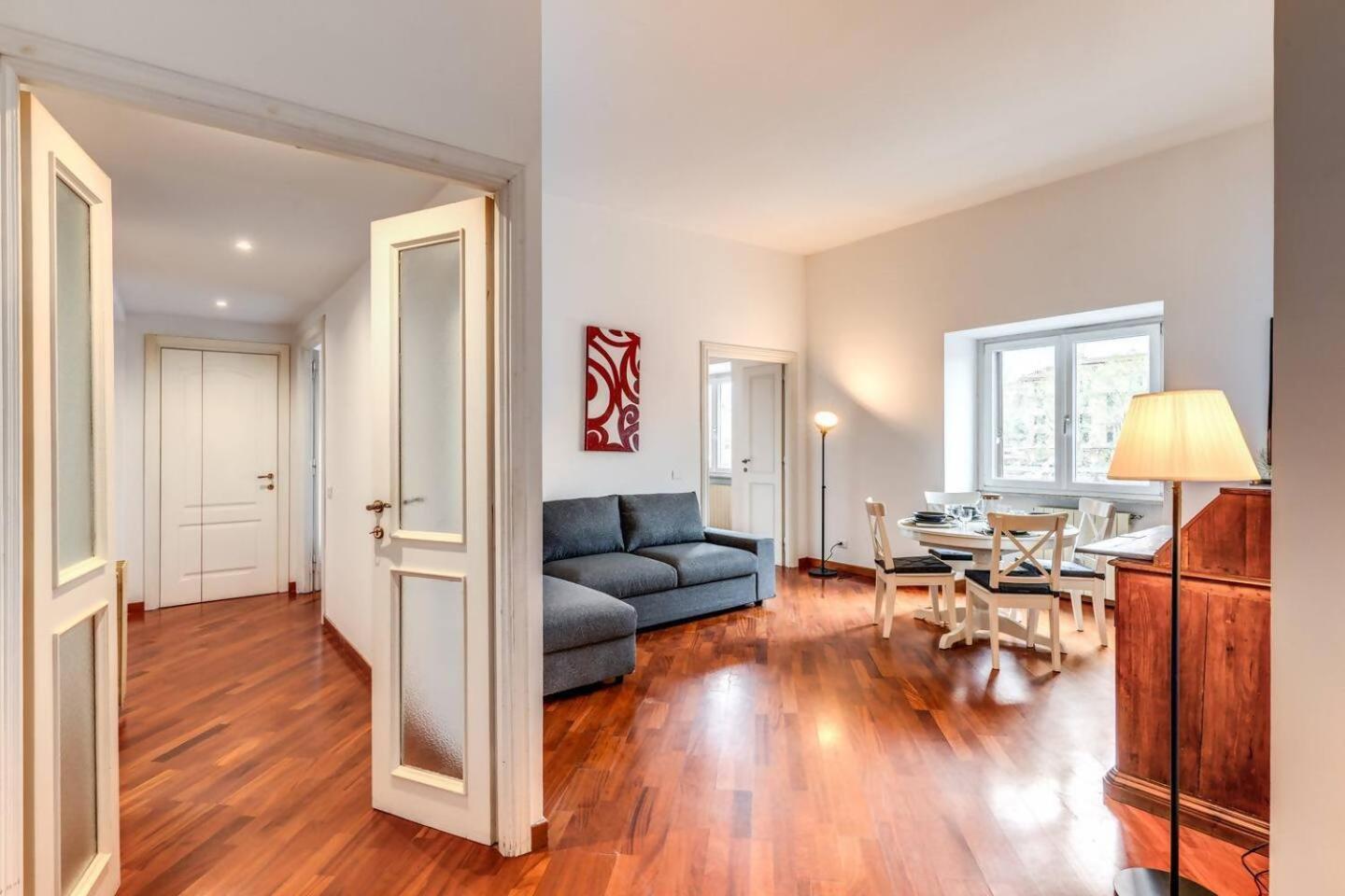 Splendid Flat On The Tiber River Рим Екстер'єр фото